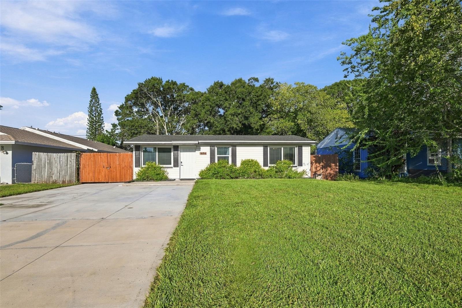 1684 Coral Way Property Photo 2