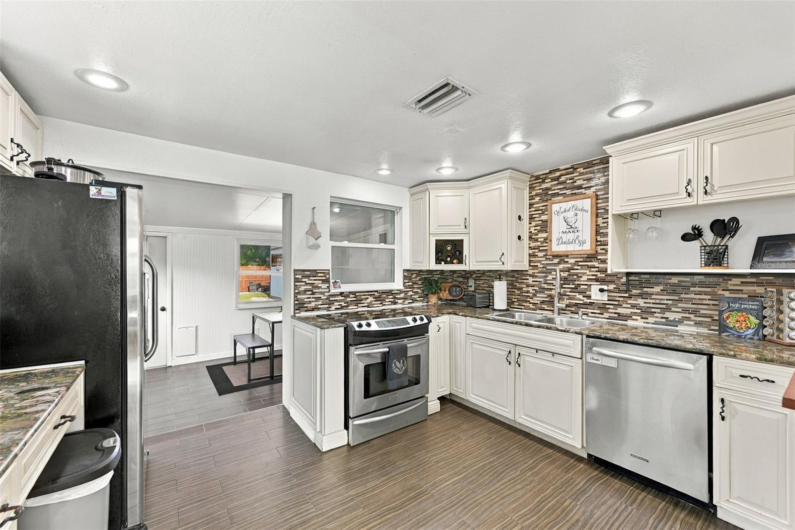 1684 Coral Way Property Photo 23