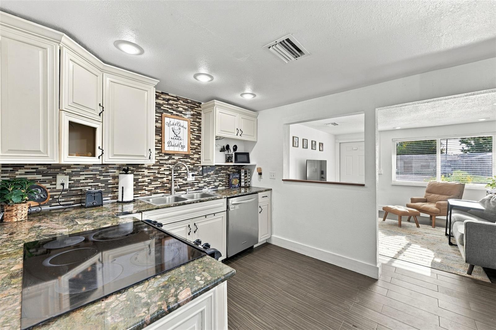 1684 Coral Way Property Photo 26