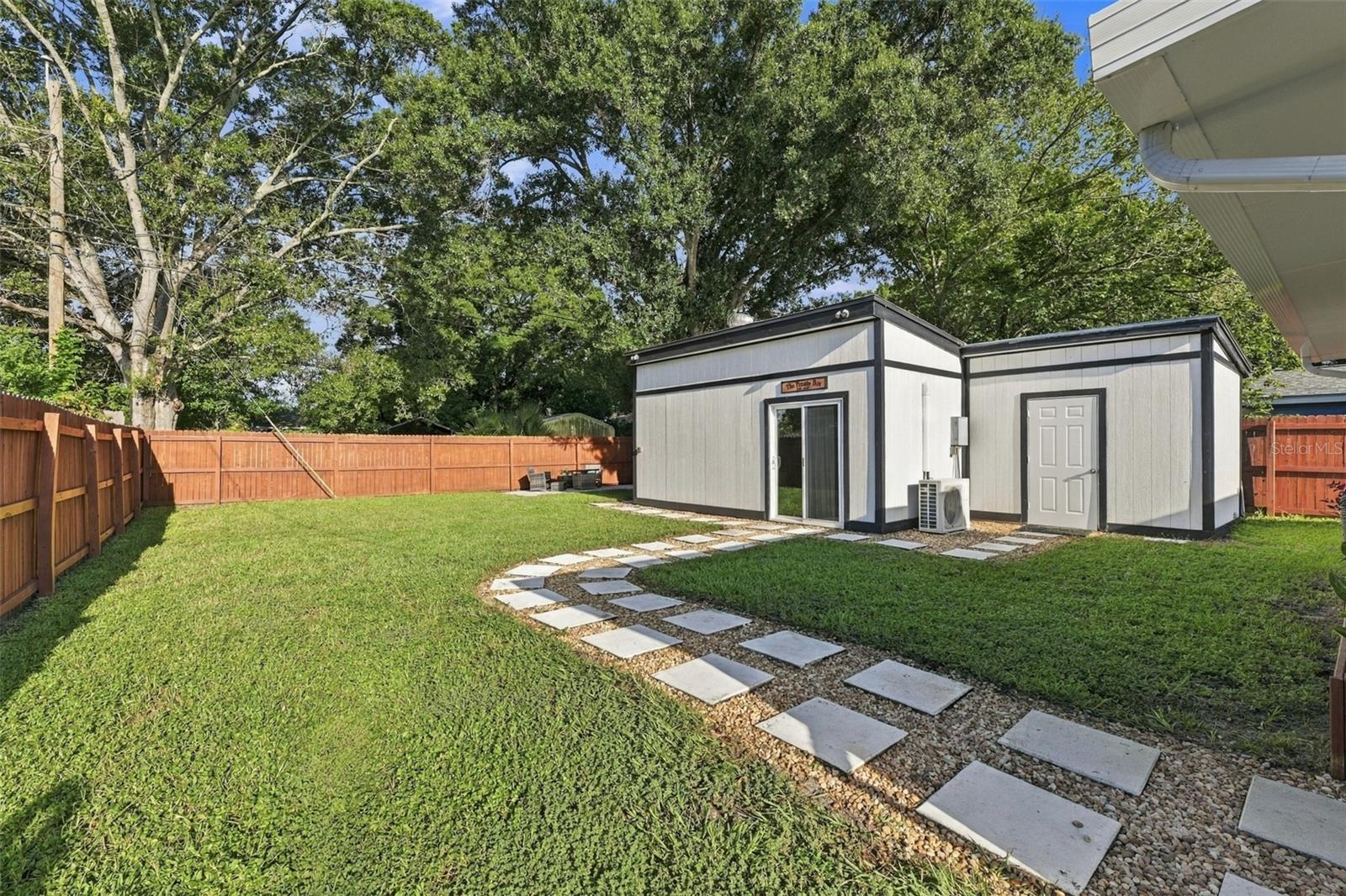 1684 Coral Way Property Photo 32