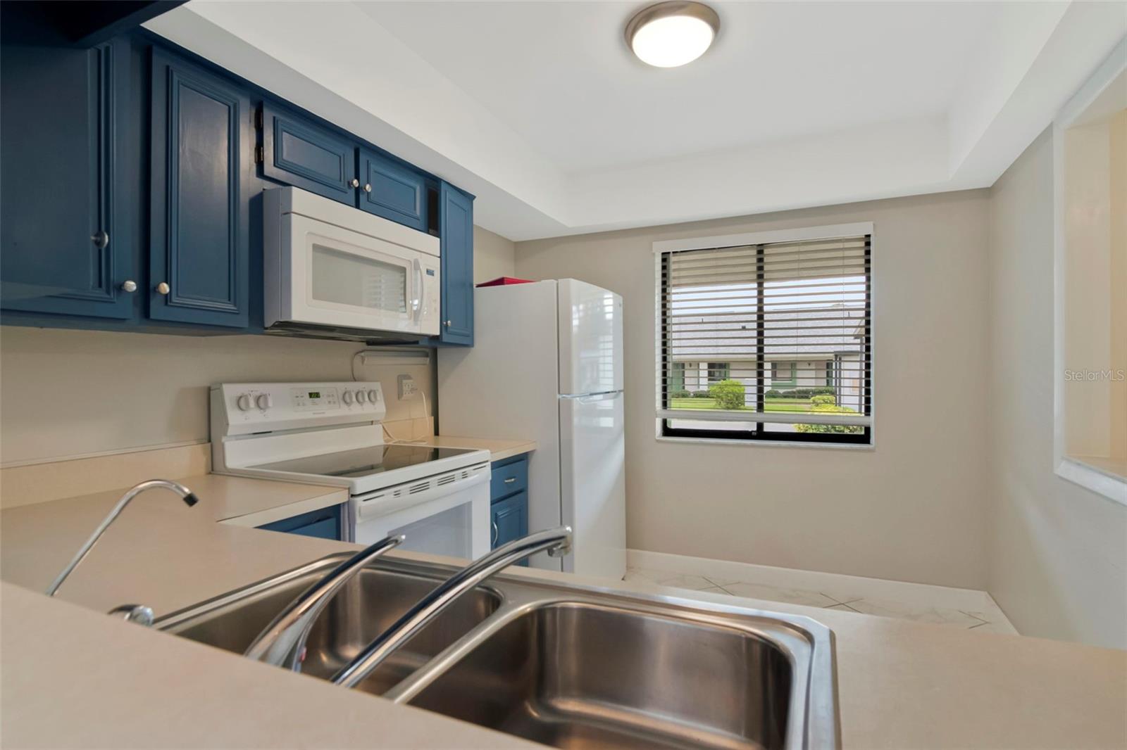 2569 Laurelwood Dr #11b Property Photo 7