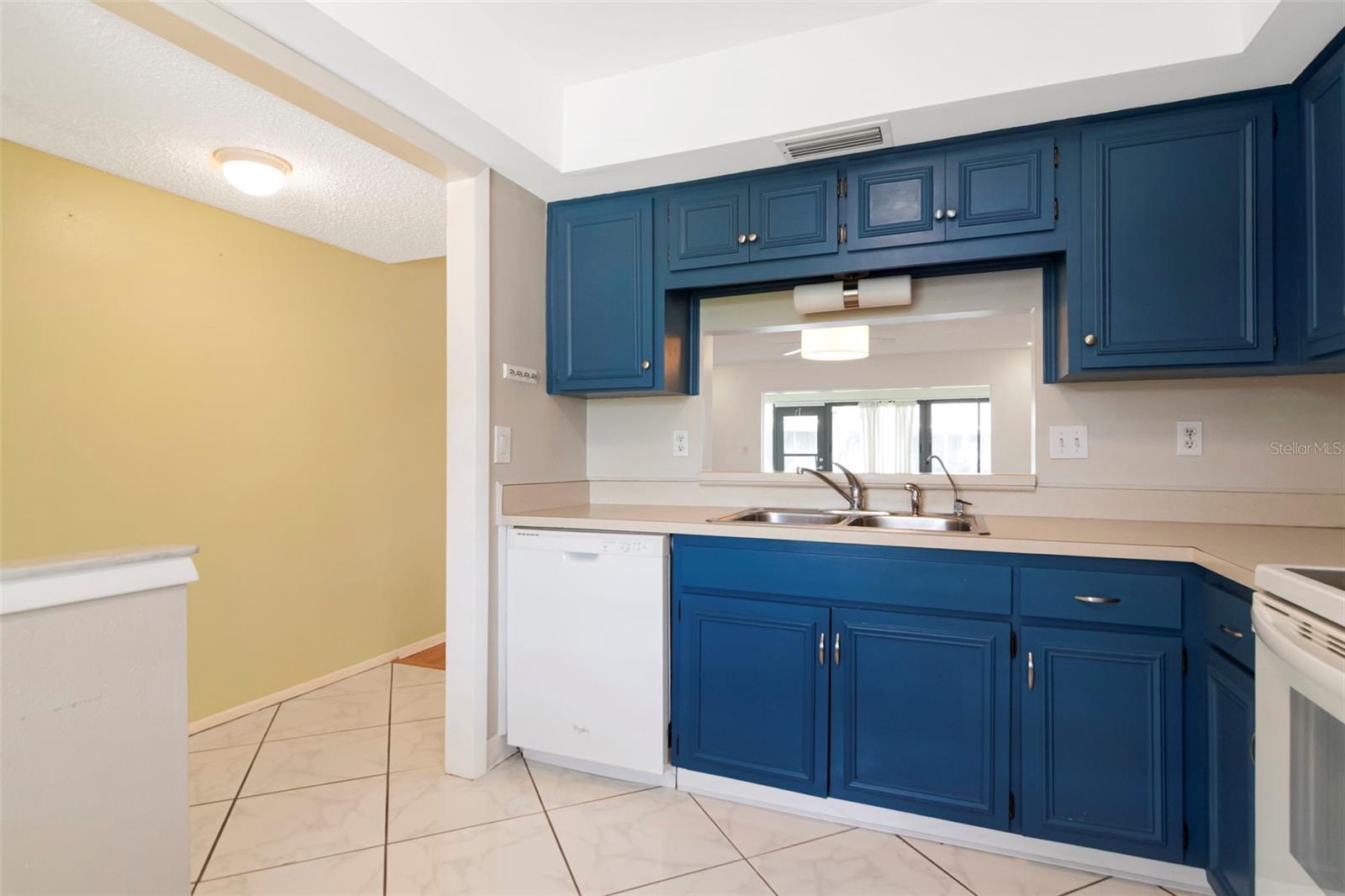 2569 Laurelwood Dr #11b Property Photo 10