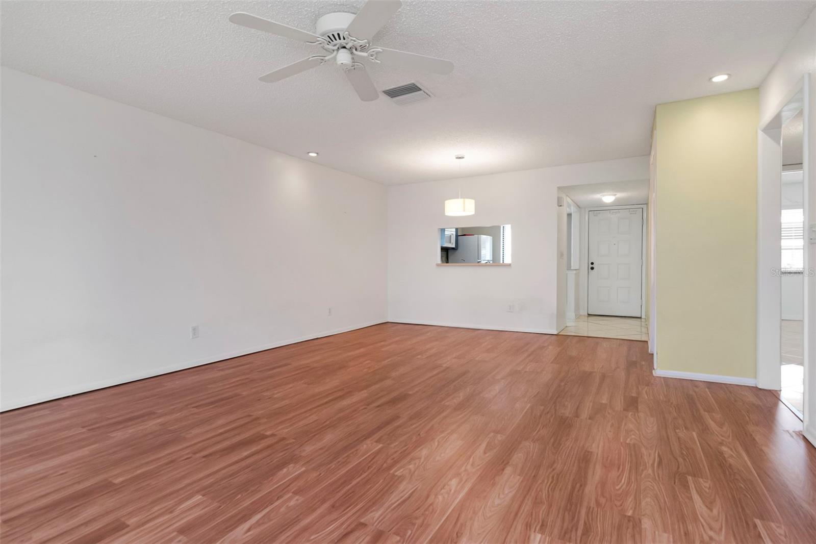 2569 Laurelwood Dr #11b Property Photo 18