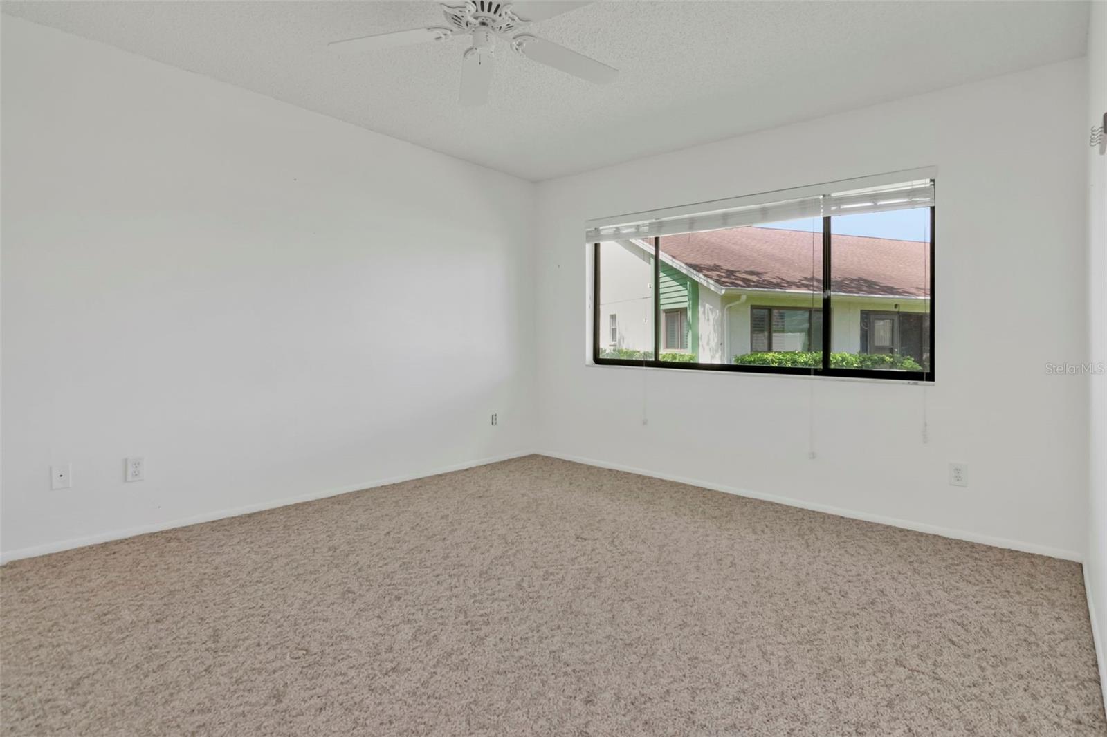 2569 Laurelwood Dr #11b Property Photo 23