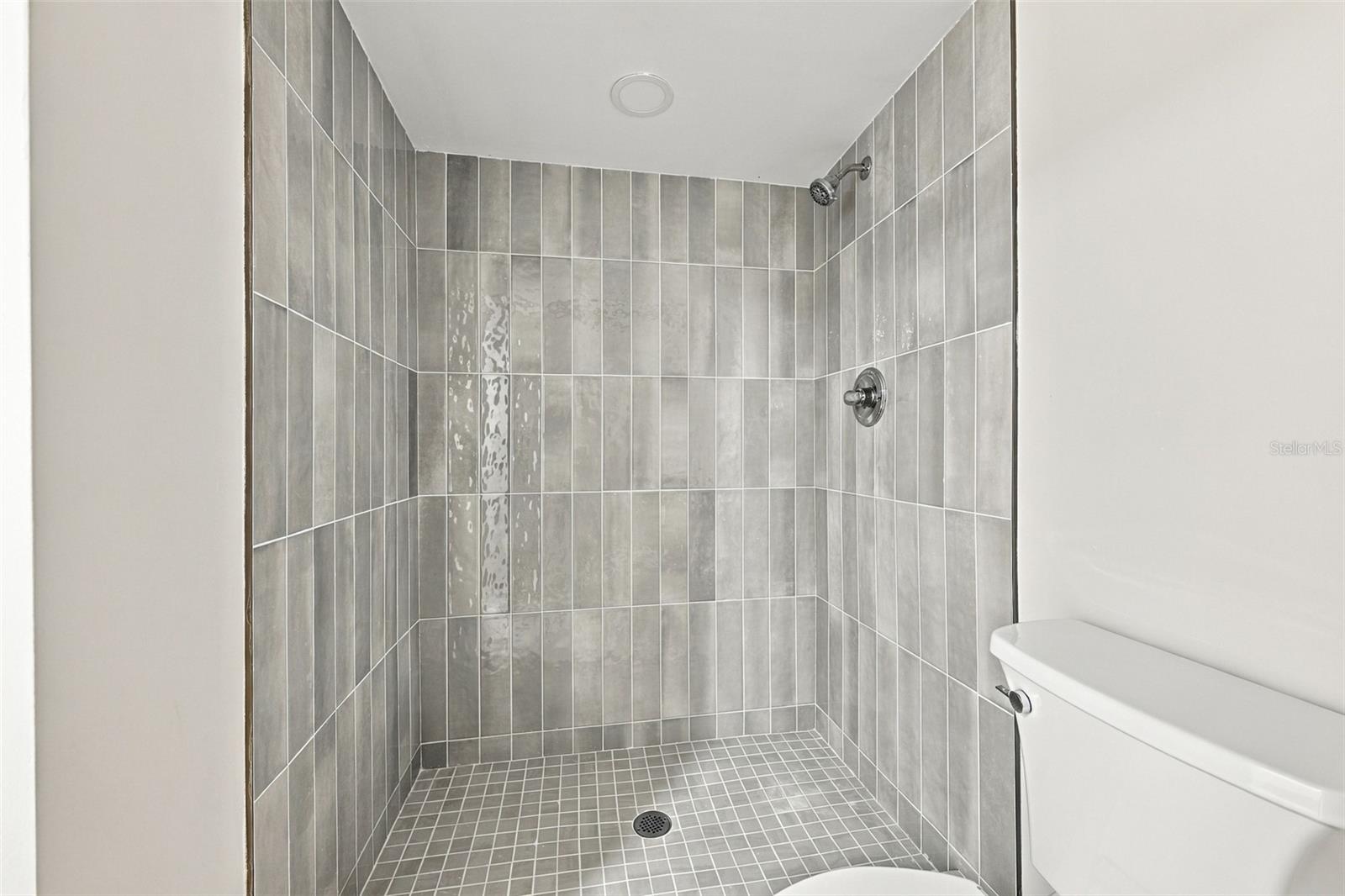 3215 W Dewey St Property Photo 17