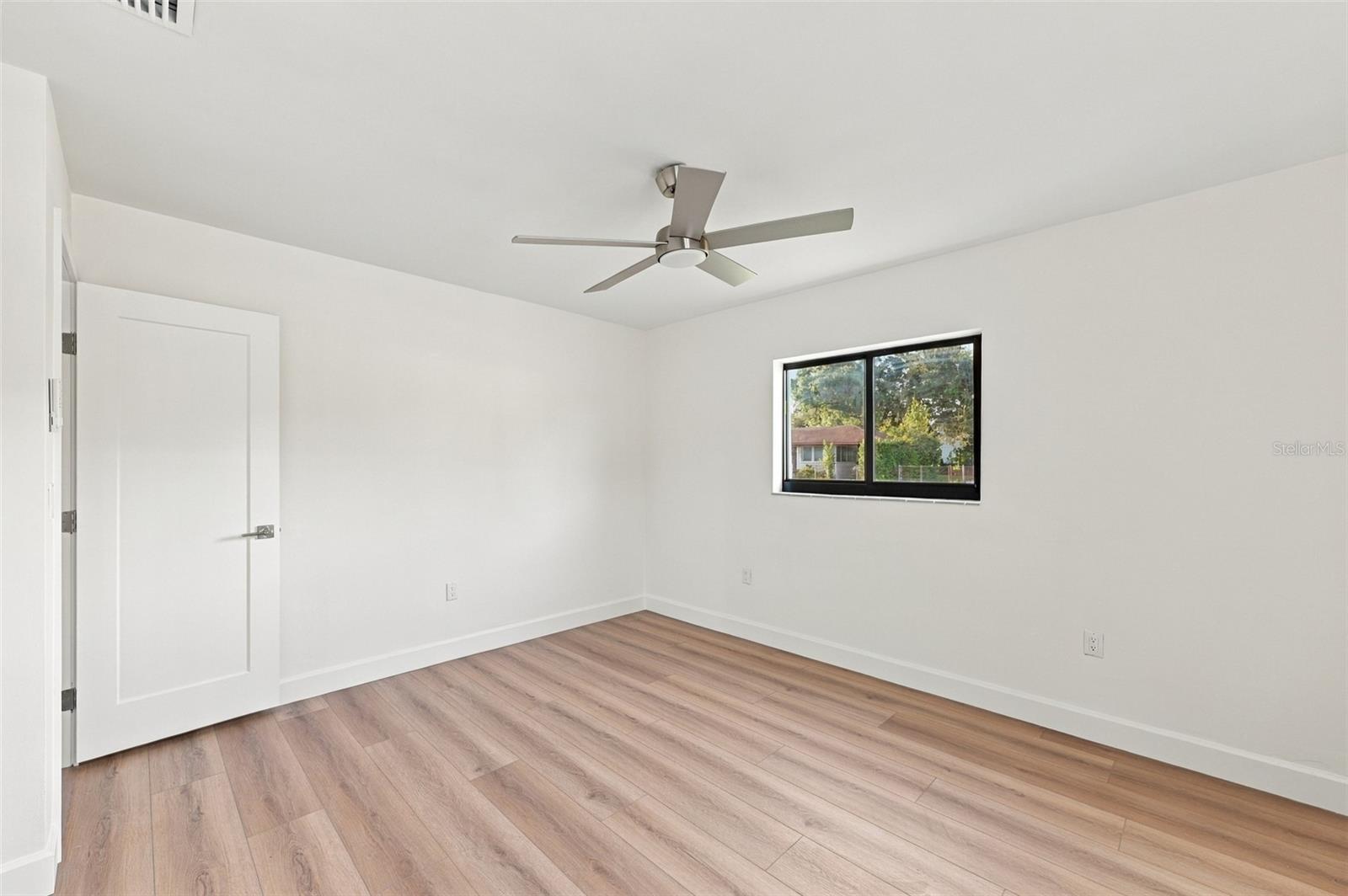 3215 W Dewey St Property Photo 25