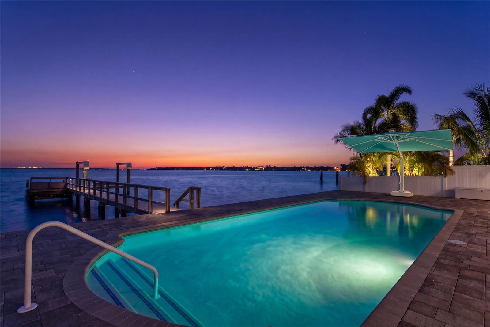 7989 Causeway Blvd N Property Photo