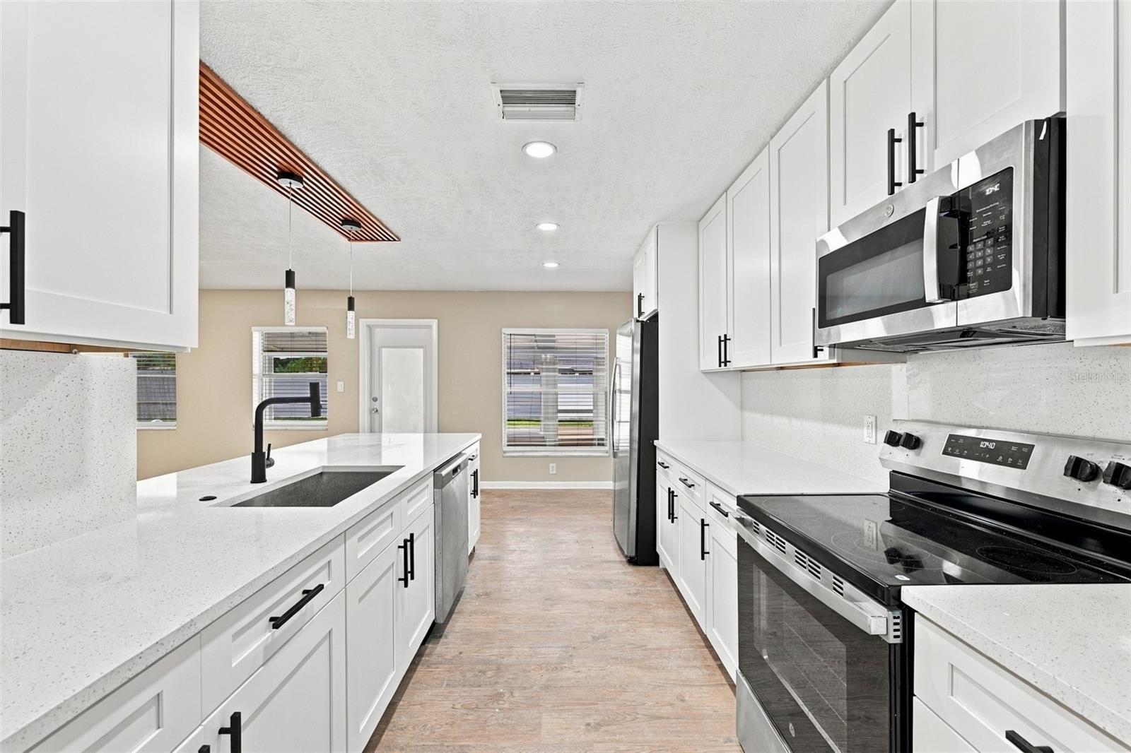 509 Clemons Rd Property Photo 6