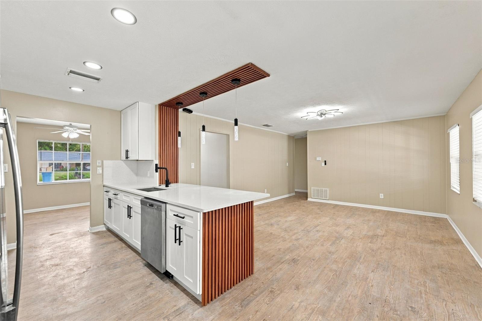 509 Clemons Rd Property Photo 8