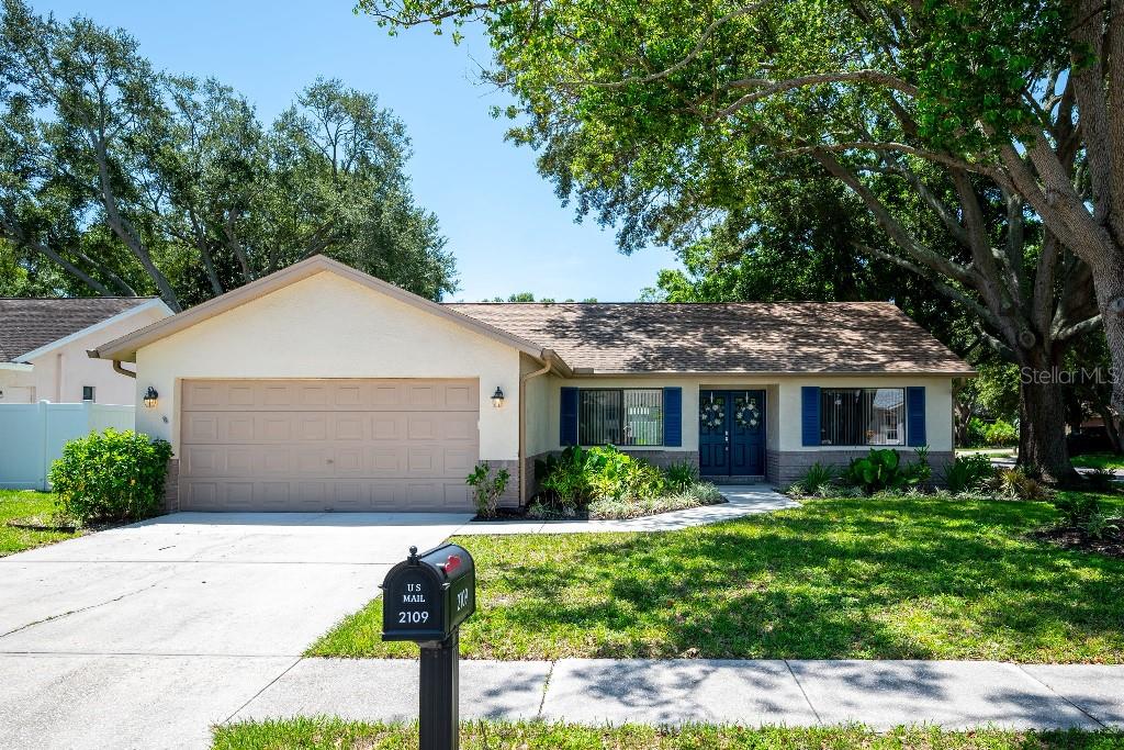 2109 Cypress Point Dr N Property Photo 1