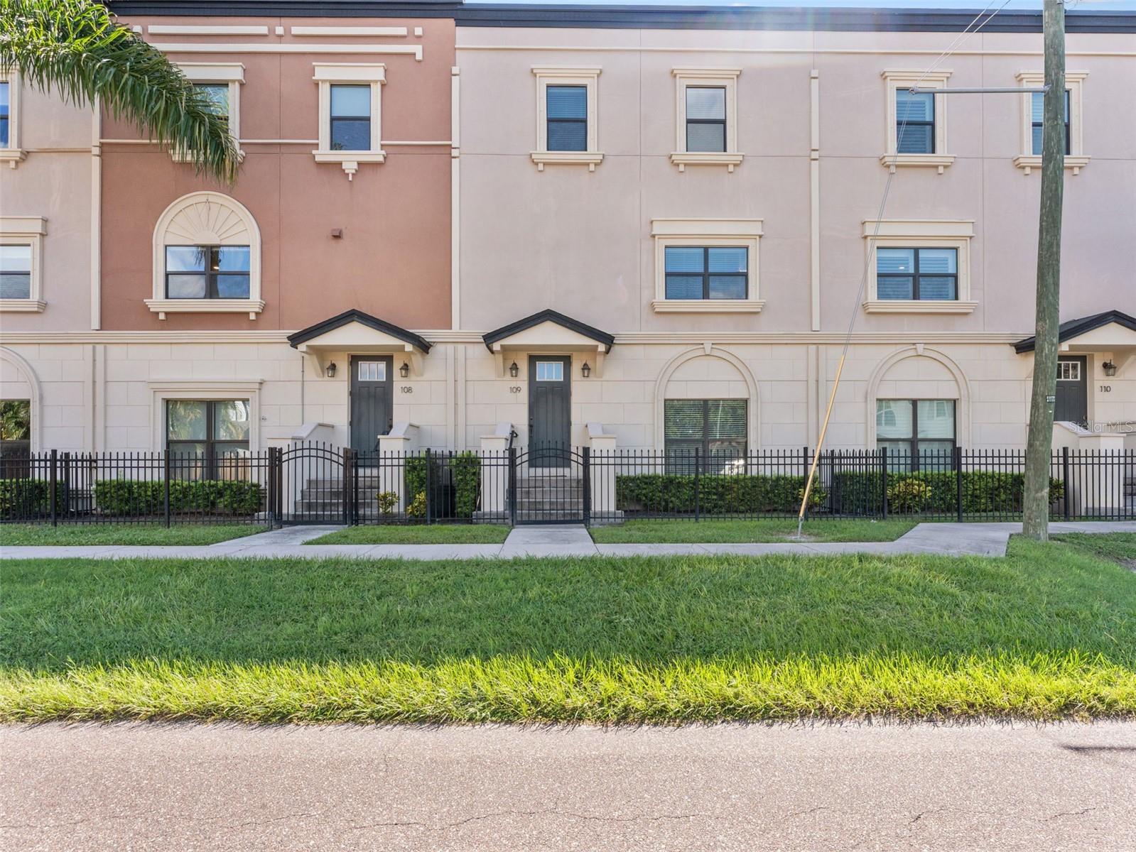 3421 W Horatio St #109 Property Photo 1
