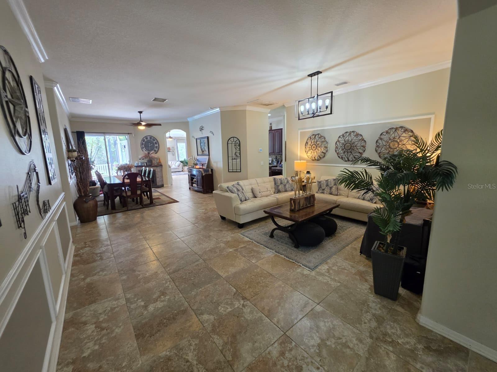 20012 Bright Oak Ct Property Photo 6