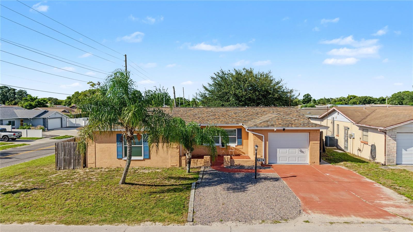 7501 Foxbloom Dr Property Photo 2