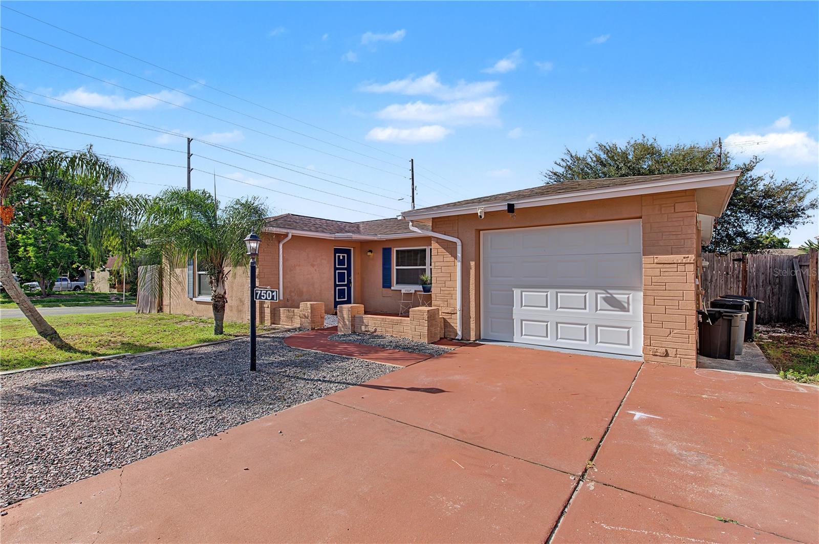 7501 Foxbloom Dr Property Photo 3