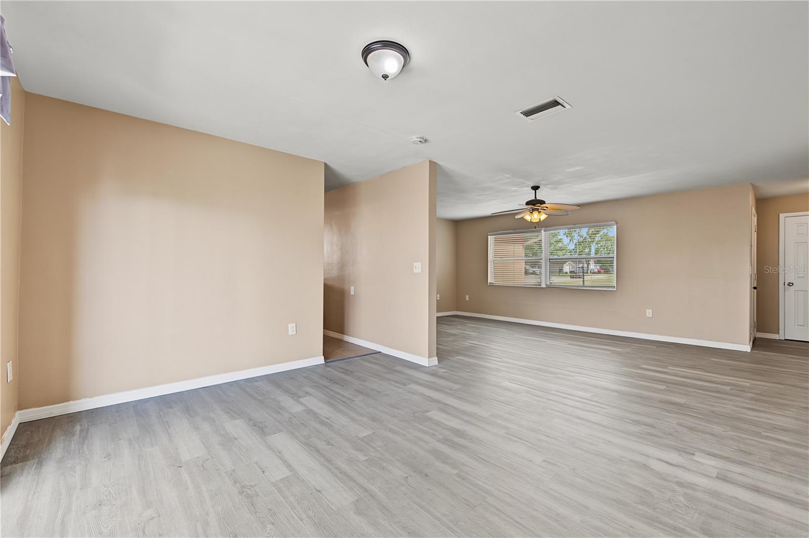 7501 Foxbloom Dr Property Photo 10