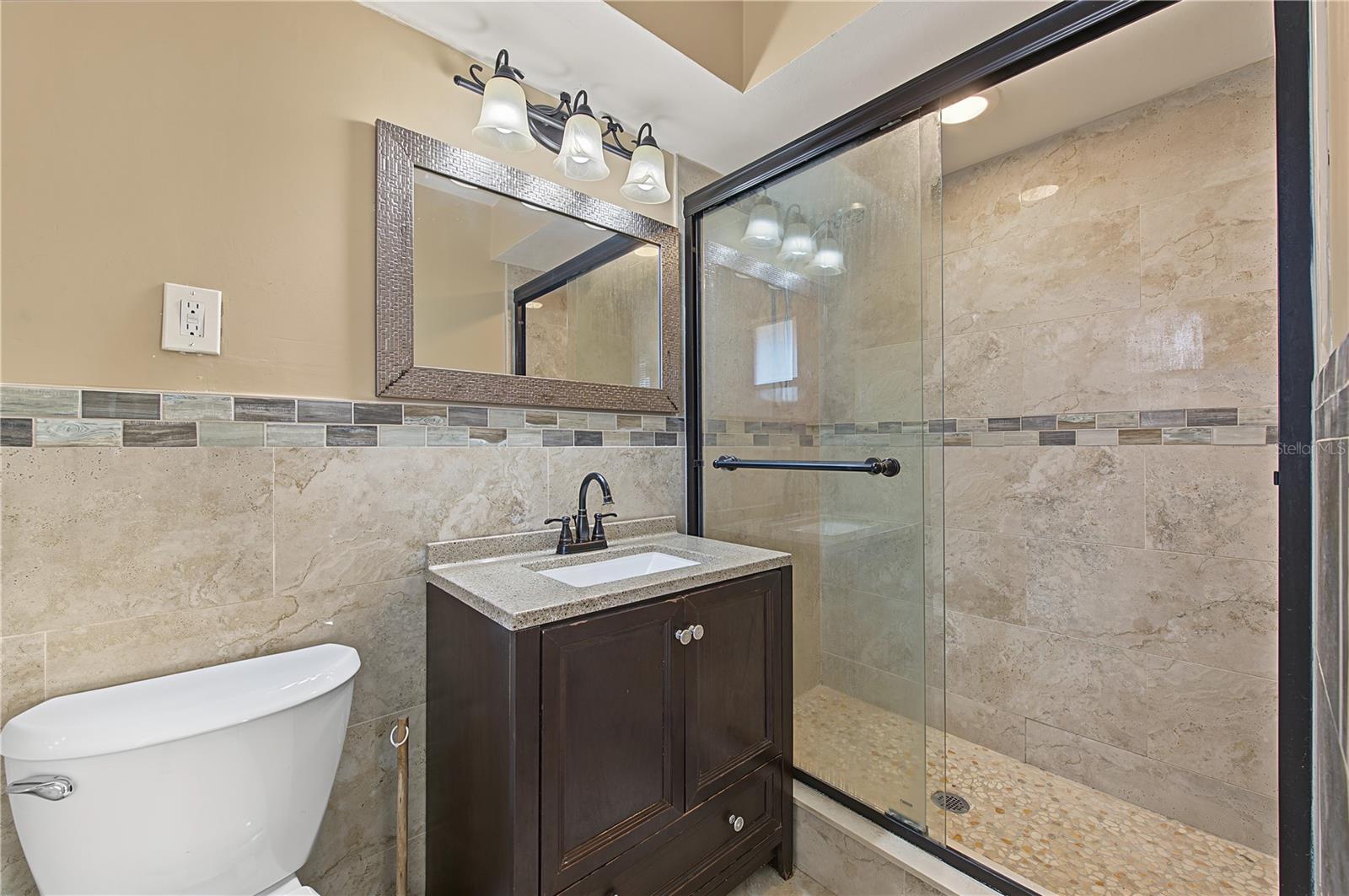 7501 Foxbloom Dr Property Photo 22
