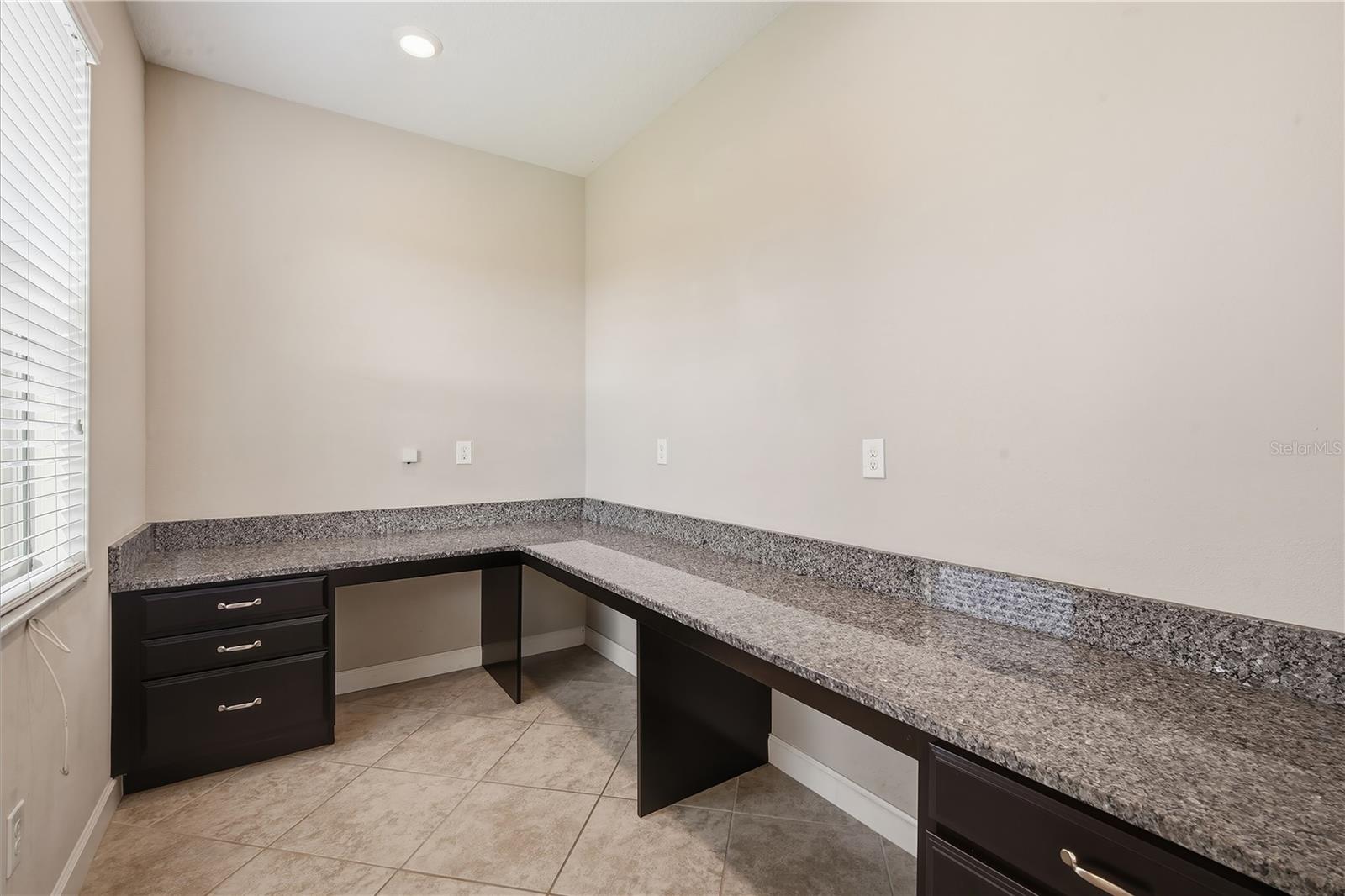 11929 Twilight Darner Pl Property Photo 9