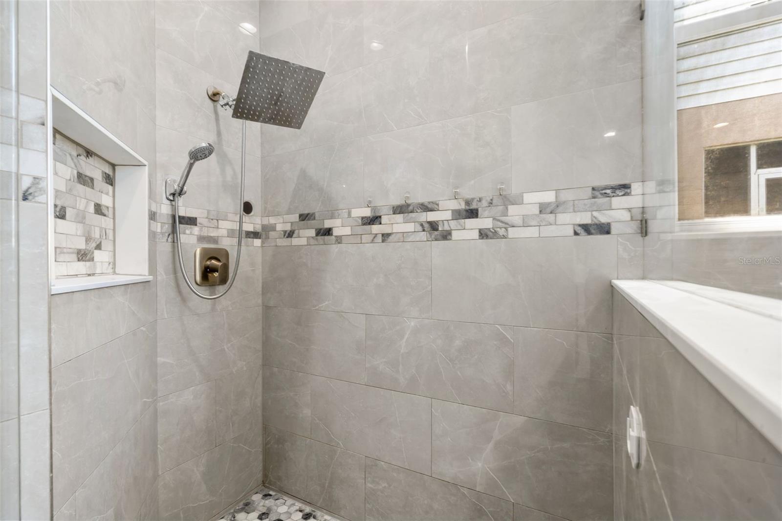 6422 Bridgecrest Dr Property Photo 23