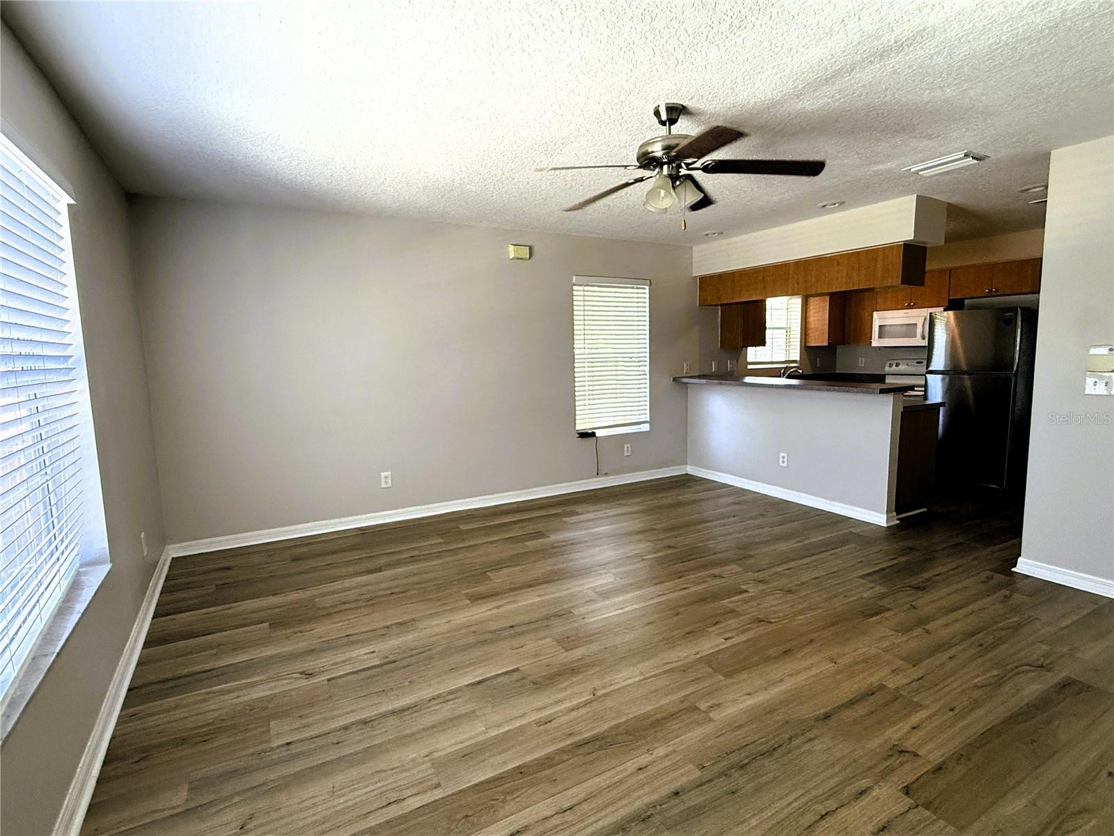 655 3rd Ave N #d Property Photo 4