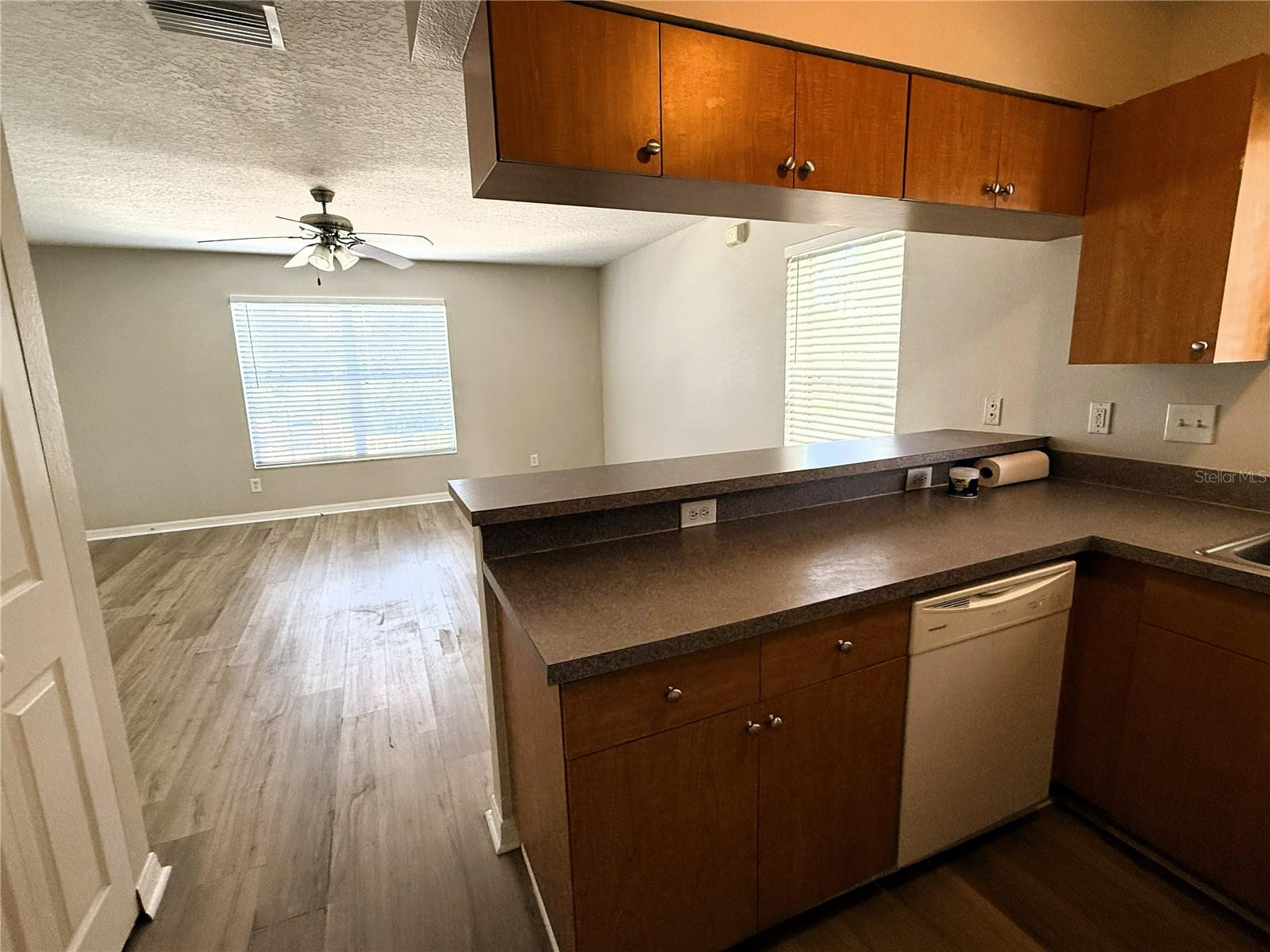 655 3rd Ave N #d Property Photo 6