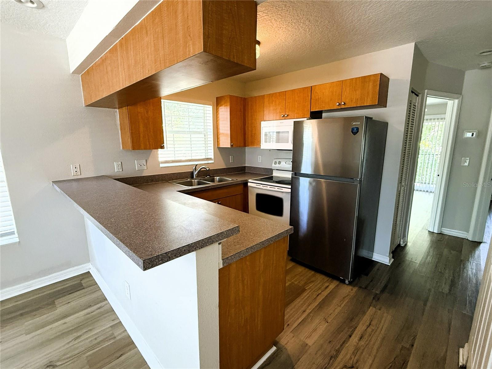655 3rd Ave N #d Property Photo 7