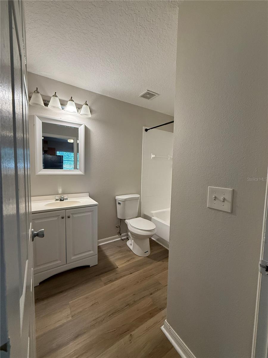 655 3rd Ave N #d Property Photo 8
