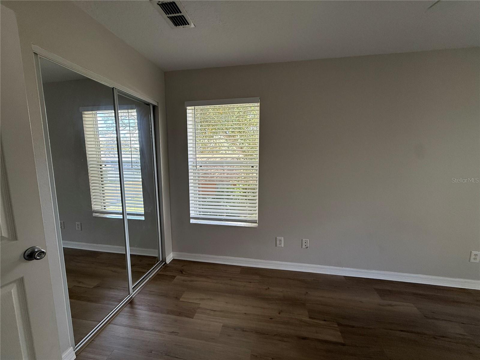 655 3rd Ave N #d Property Photo 10