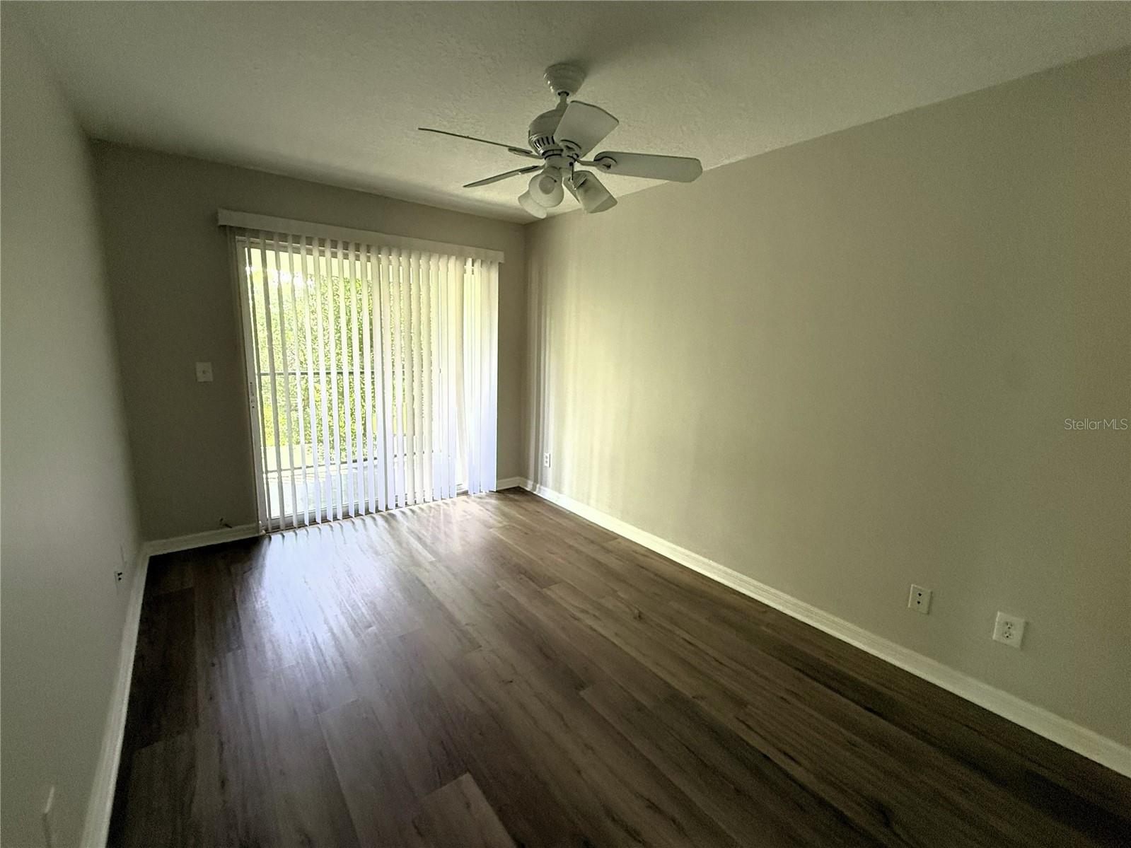 655 3rd Ave N #d Property Photo 12