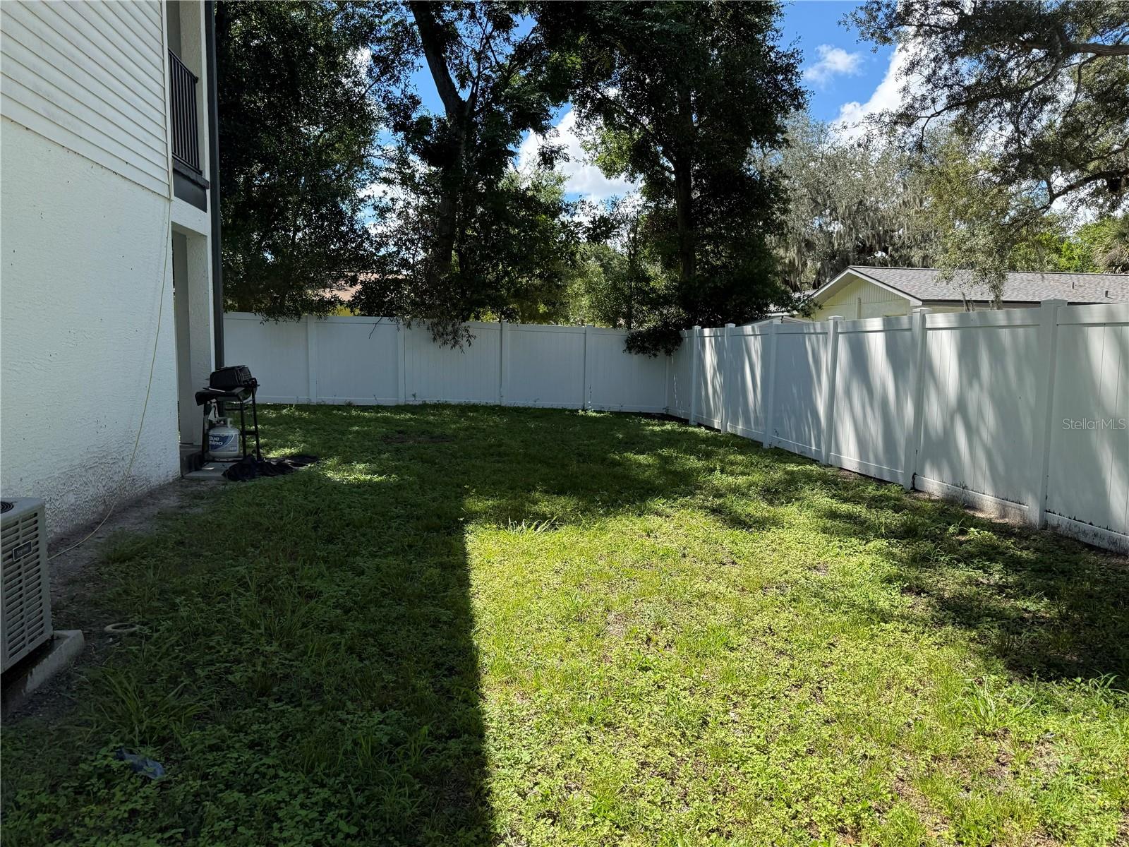 655 3rd Ave N #d Property Photo 15