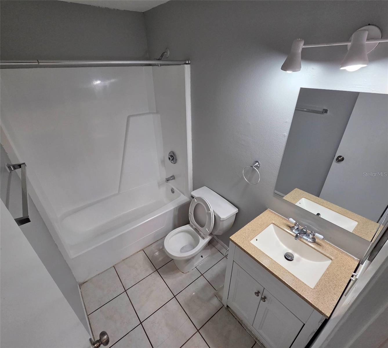 206 Thorn Tree Pl Property Photo 8