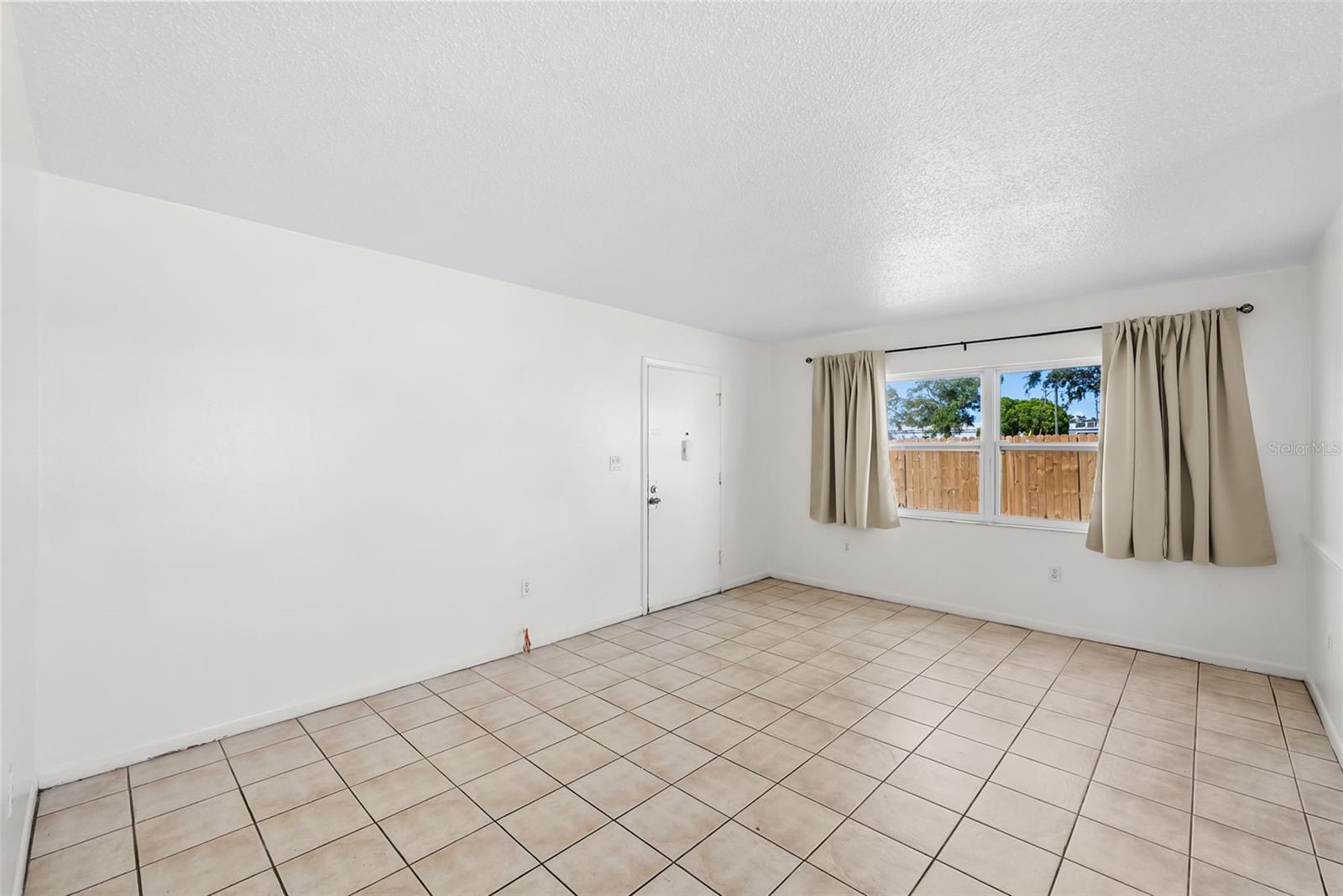 1229 Franklin Cir Se Property Photo 8
