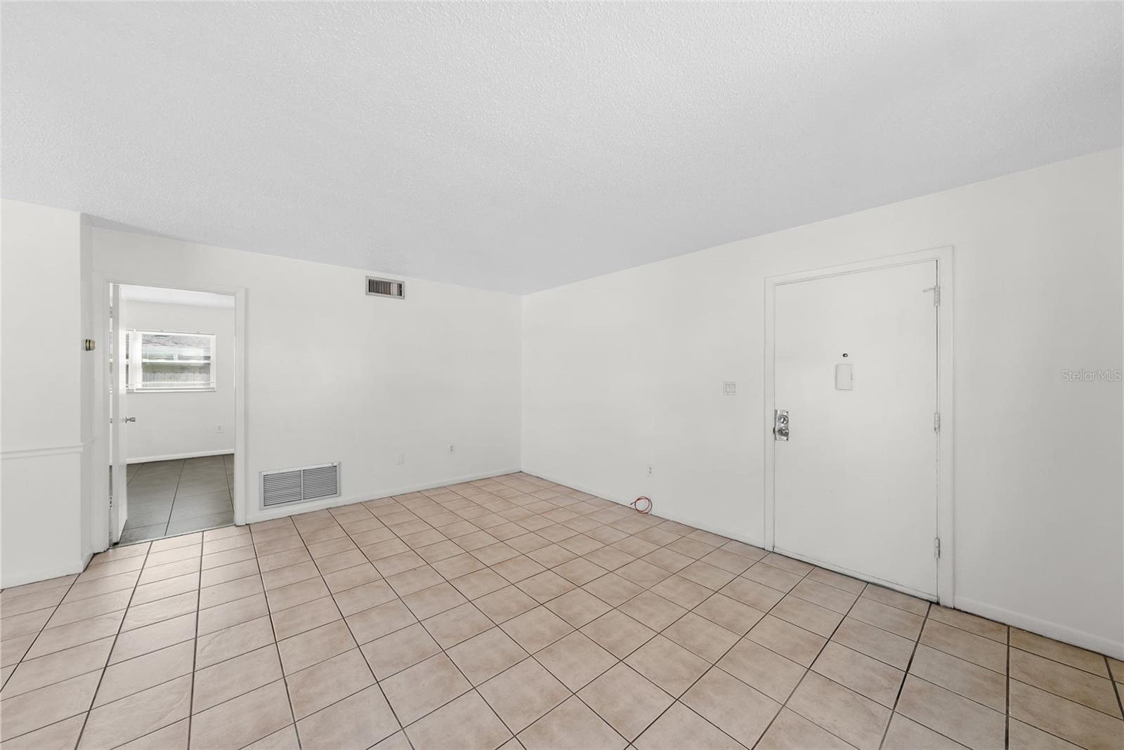 1229 Franklin Cir Se Property Photo 9