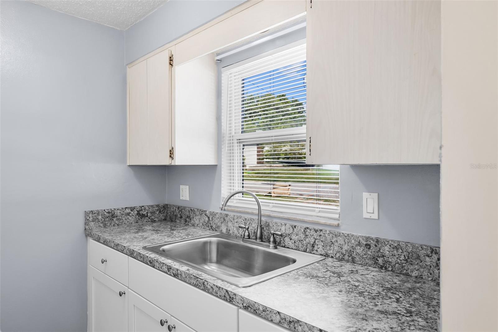 1229 Franklin Cir Se Property Photo 14