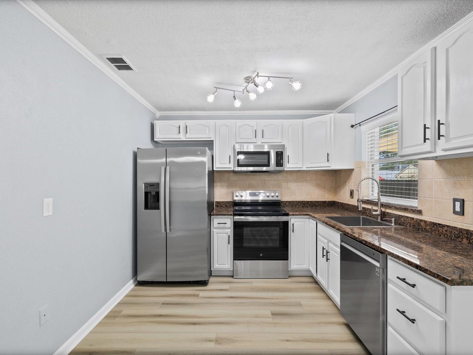 1168 Keene Rd Property Photo 13