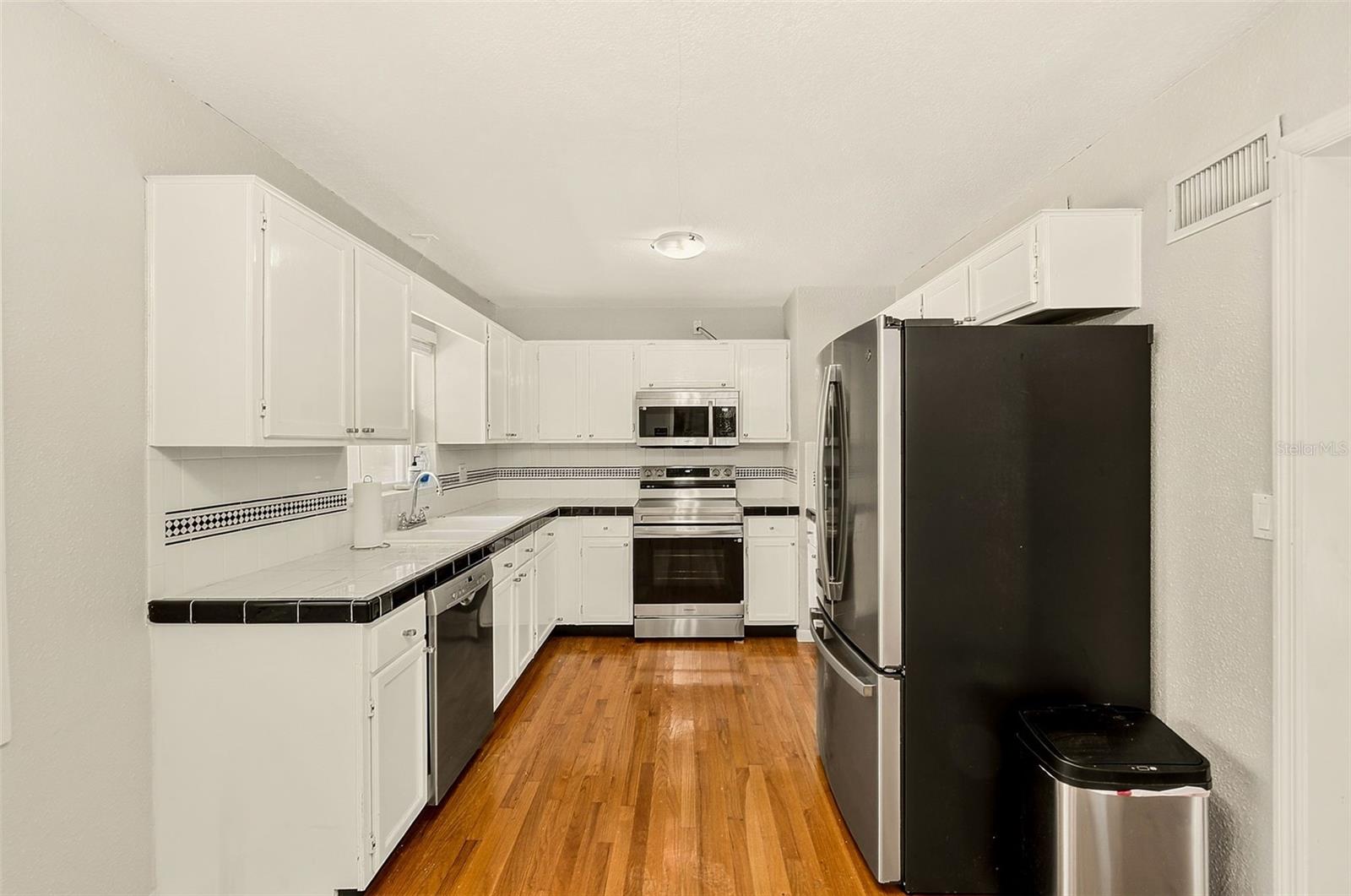 100 N Arcturas Ave Property Photo 4