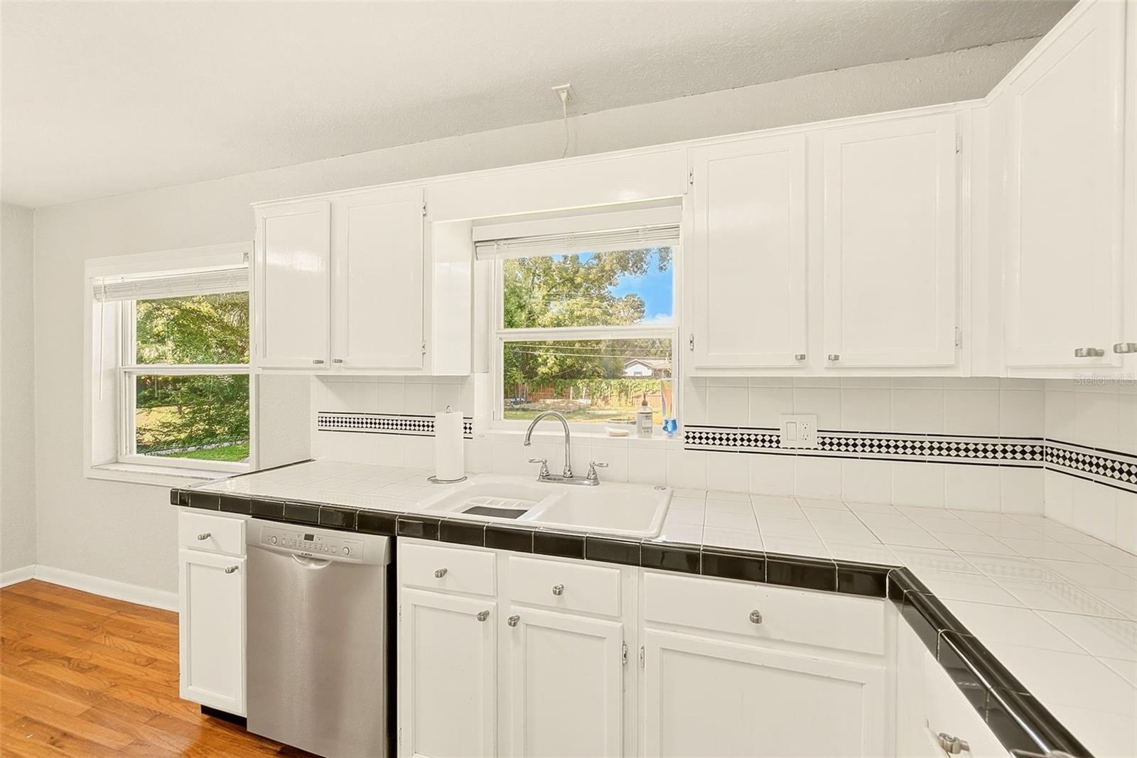 100 N Arcturas Ave Property Photo 8