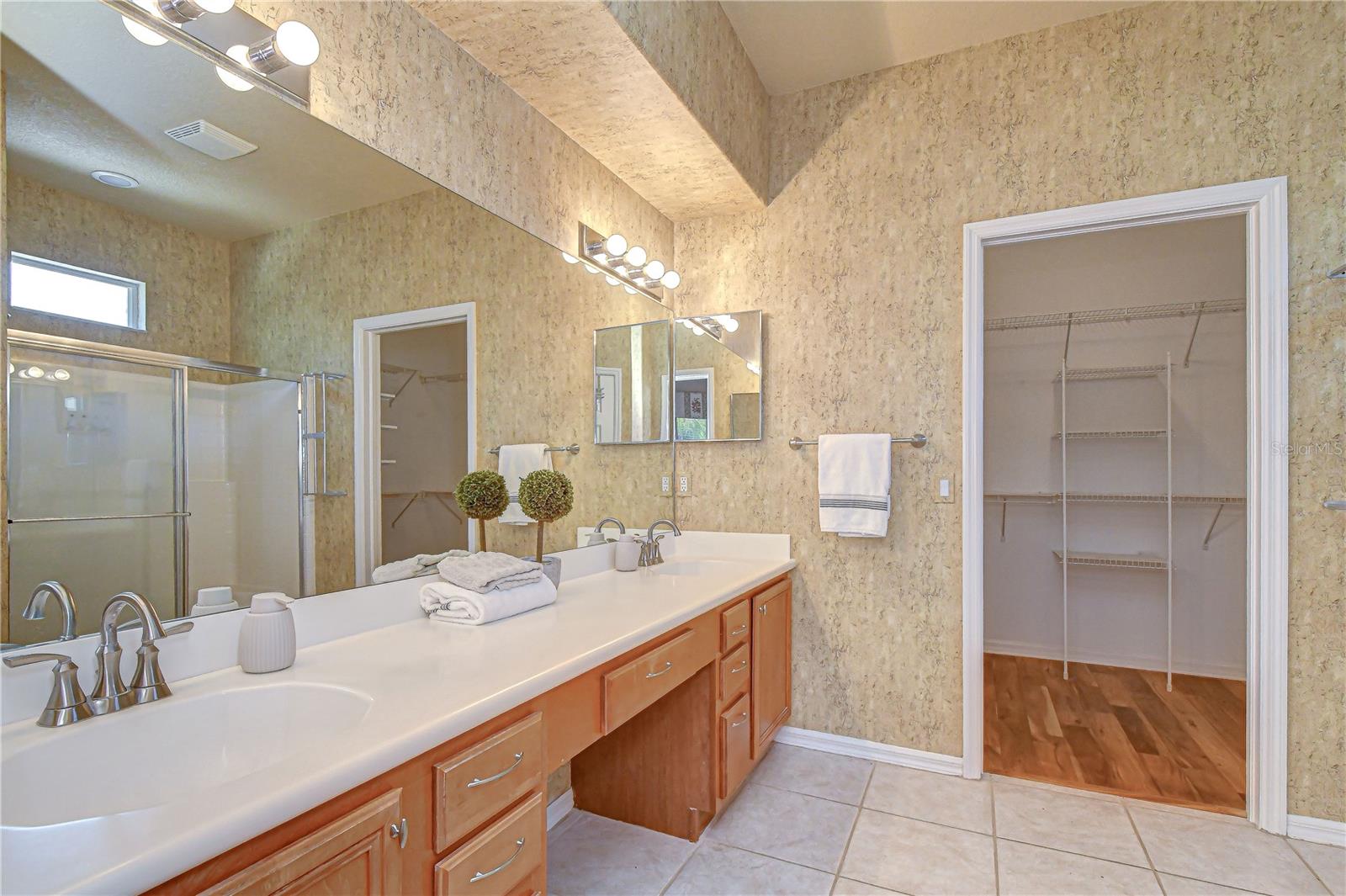 8005 Shaddock Pl Property Photo 13