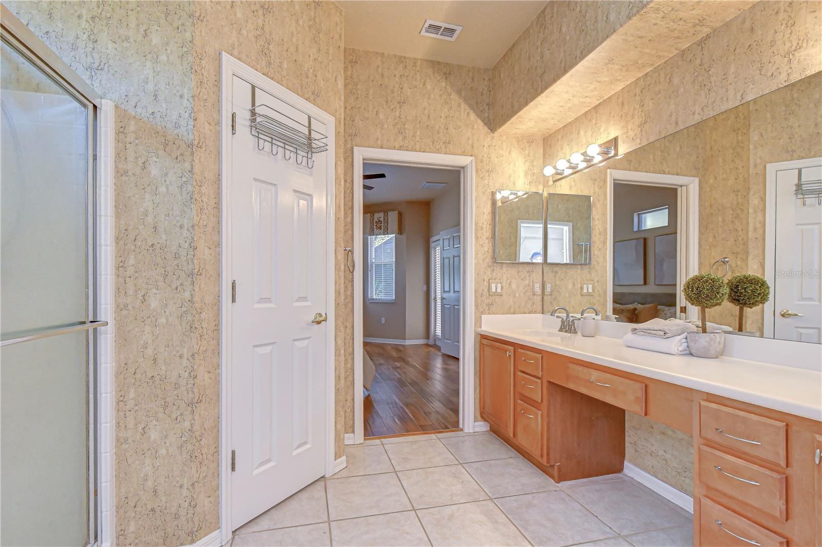 8005 Shaddock Pl Property Photo 15