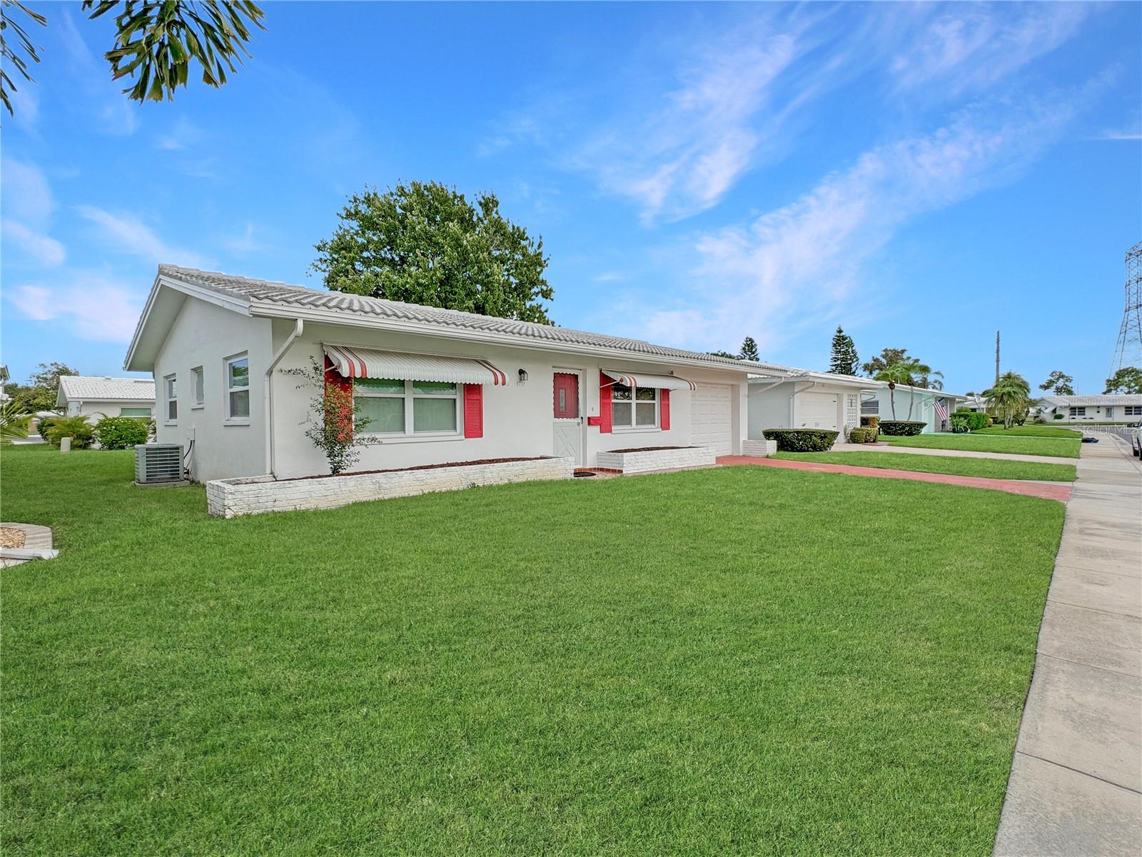 9737 36th Way N Property Photo 1