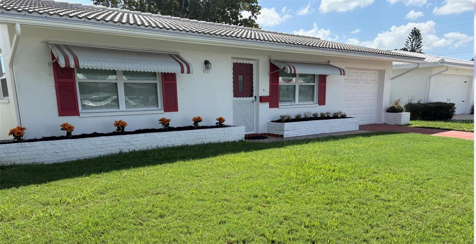 9737 36th Way N Property Photo 1