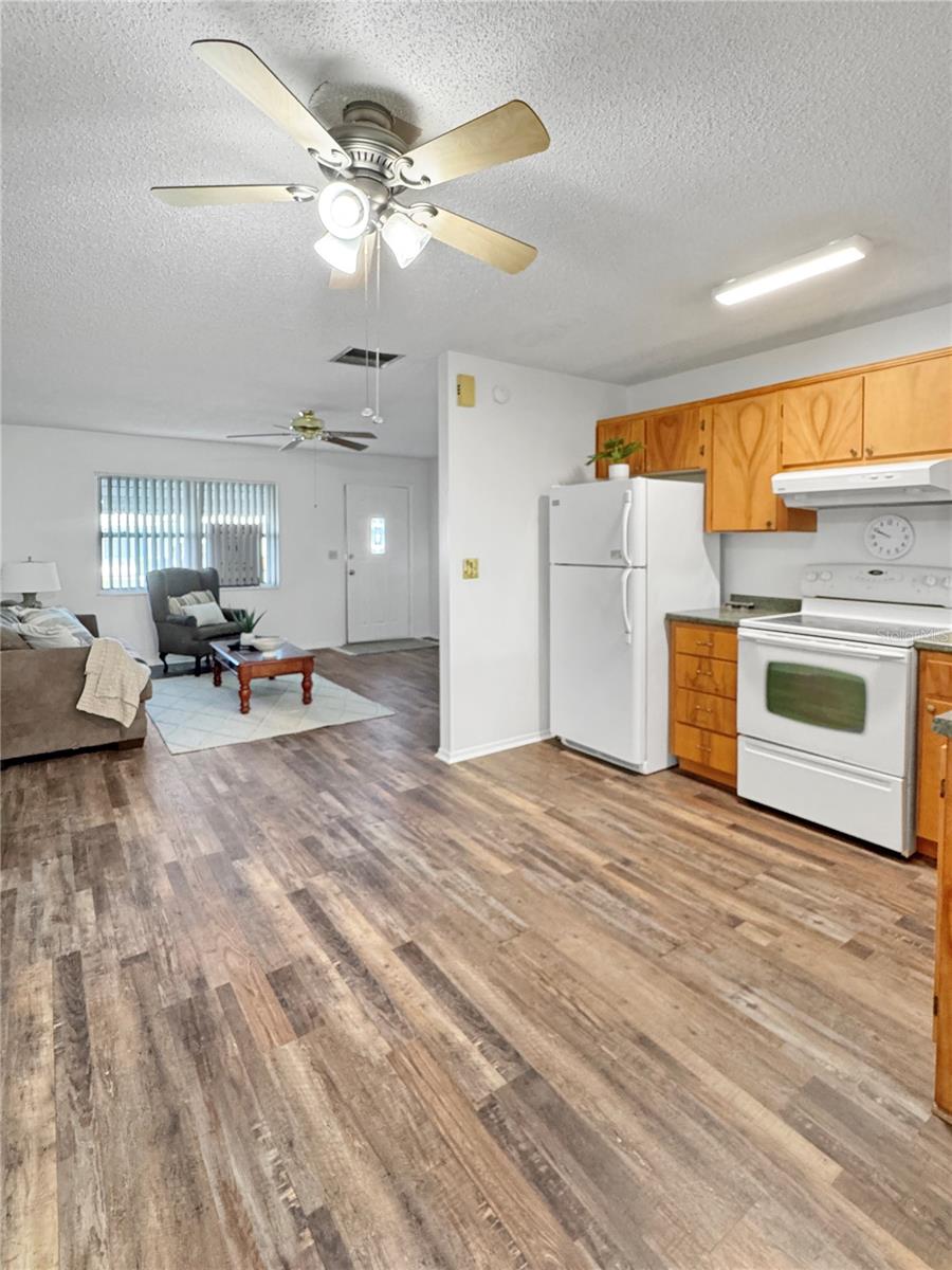 9737 36th Way N Property Photo 8