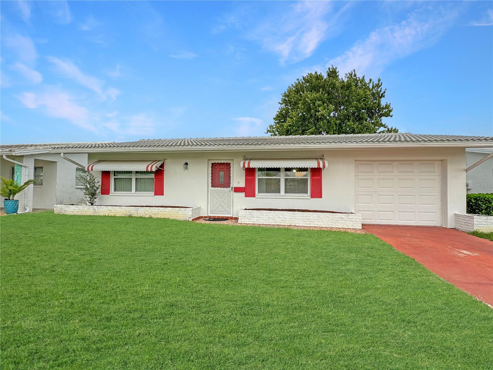 9737 36th Way N Property Photo 23