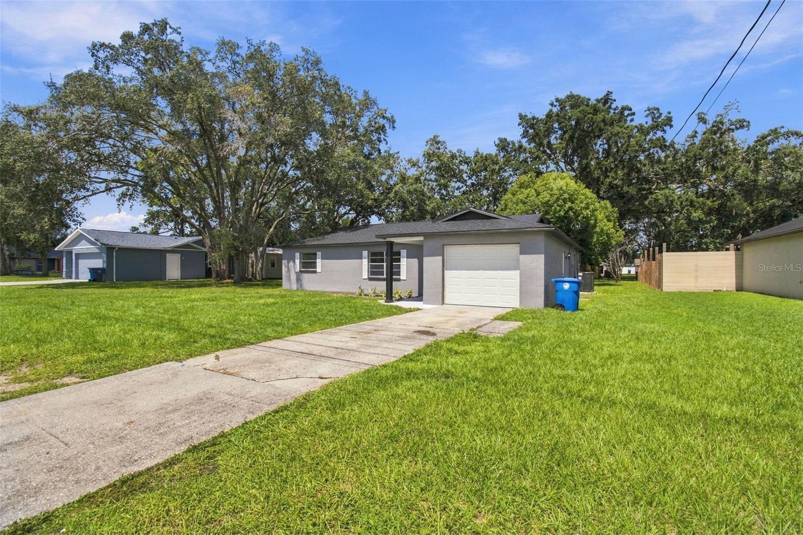 9007 Spring Hill Dr Property Photo 2