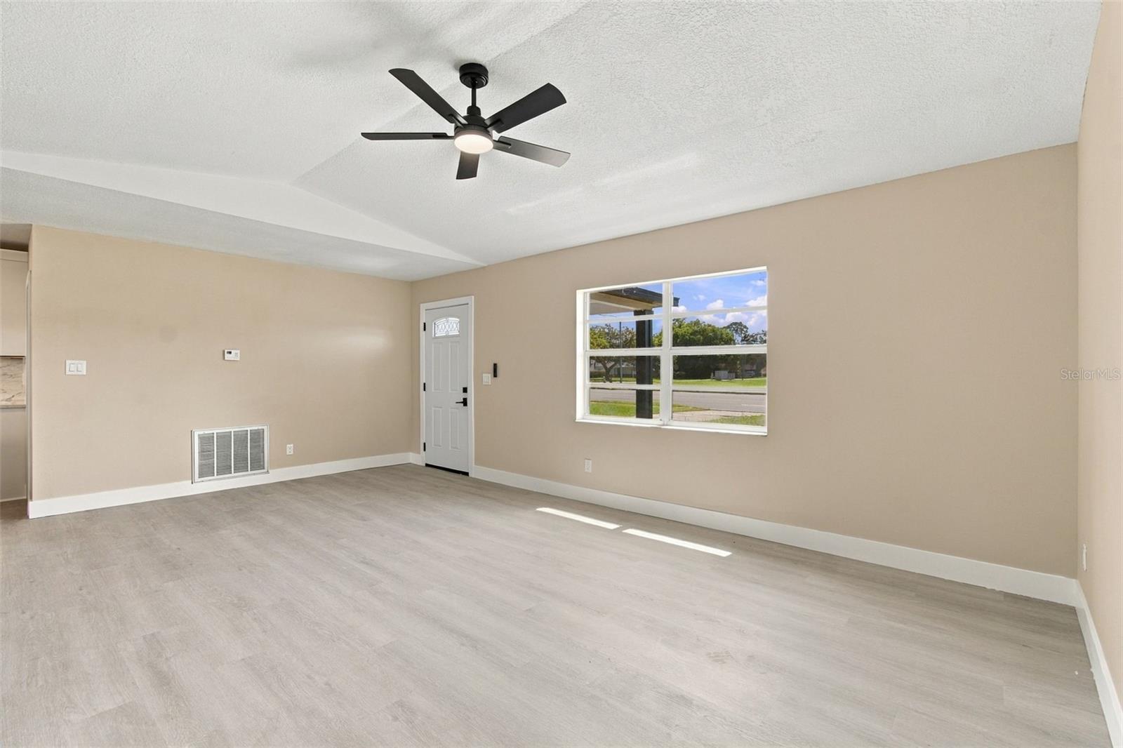 9007 Spring Hill Dr Property Photo 11