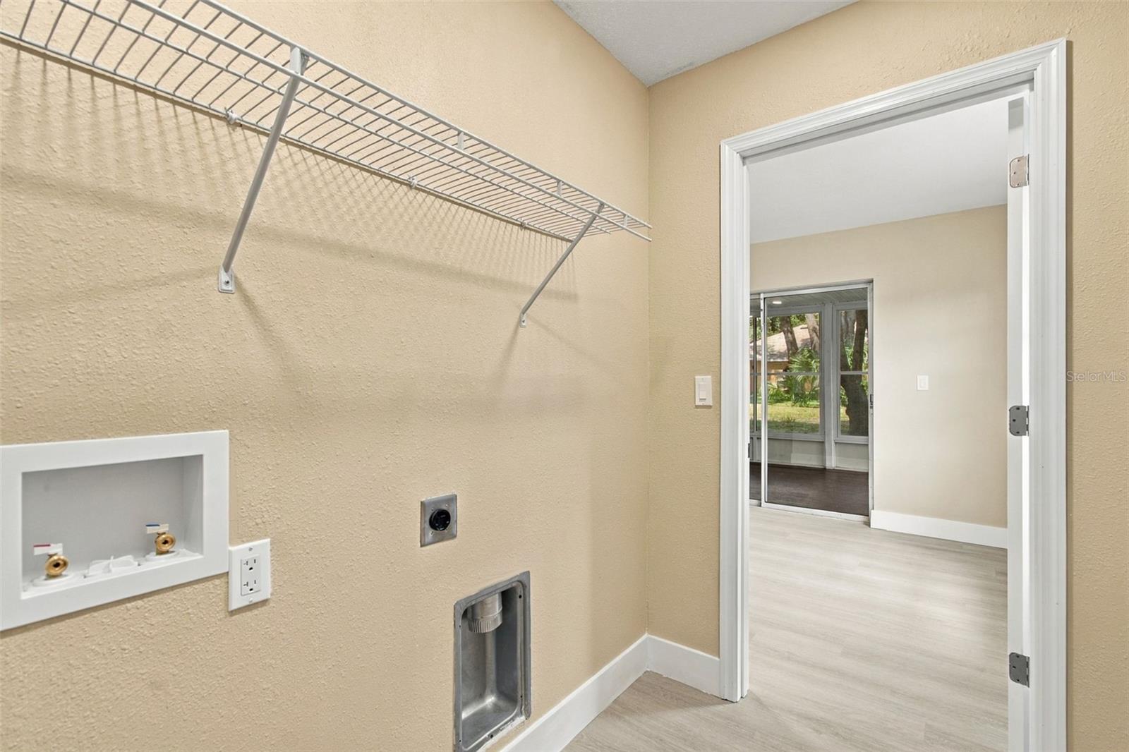 9007 Spring Hill Dr Property Photo 17