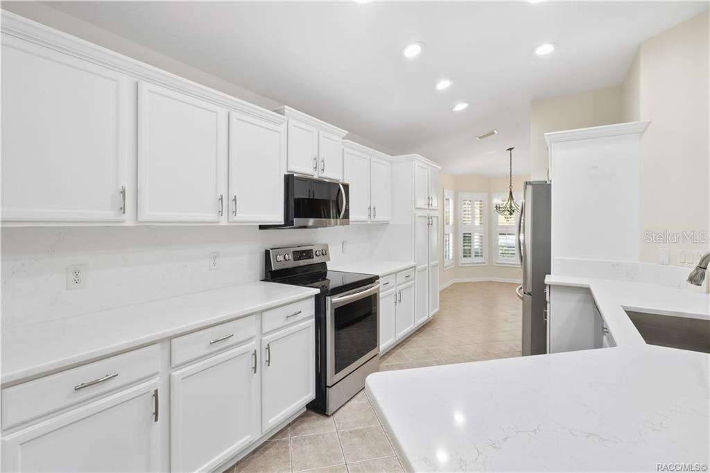 6410 W Cannondale Dr Property Photo 2