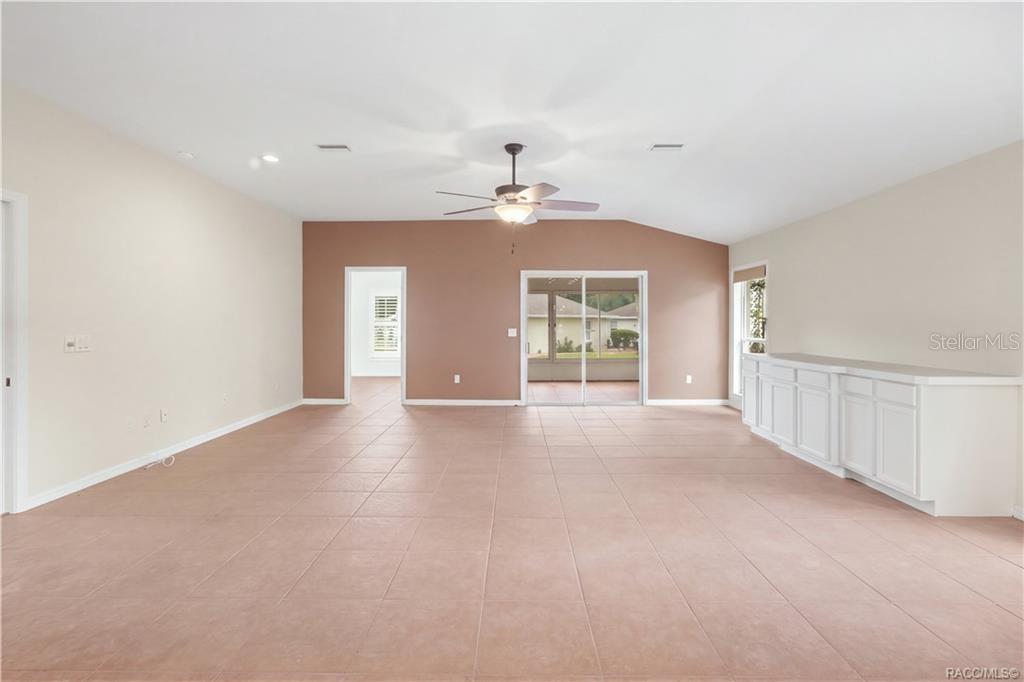 6410 W Cannondale Dr Property Photo 3