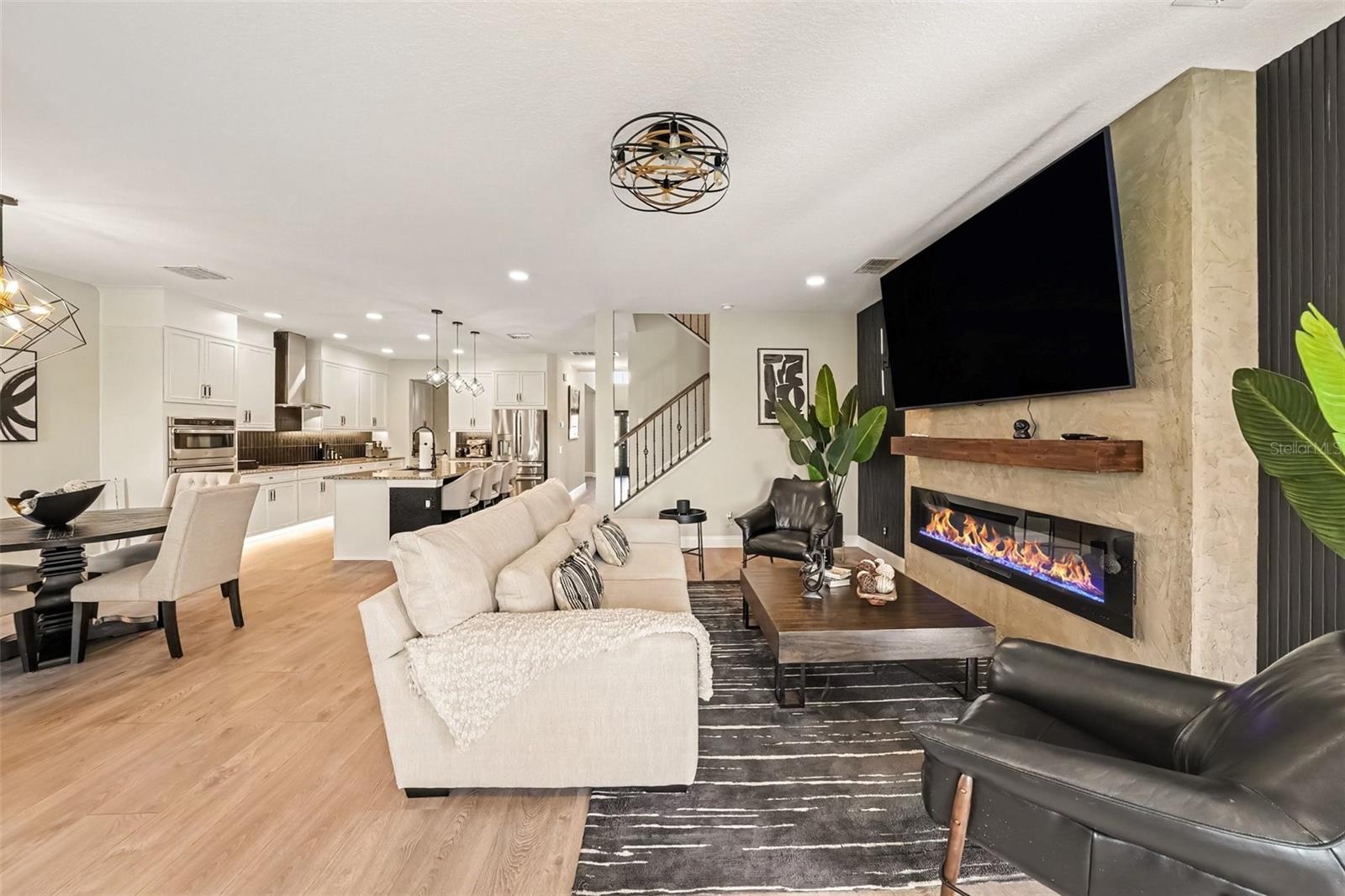 2648 Sunny Pebble Loop Property Photo 3
