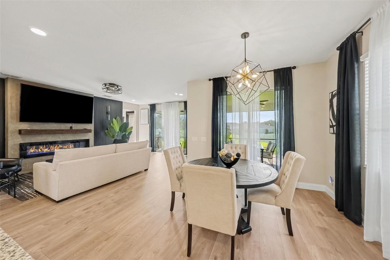 2648 Sunny Pebble Loop Property Photo 4