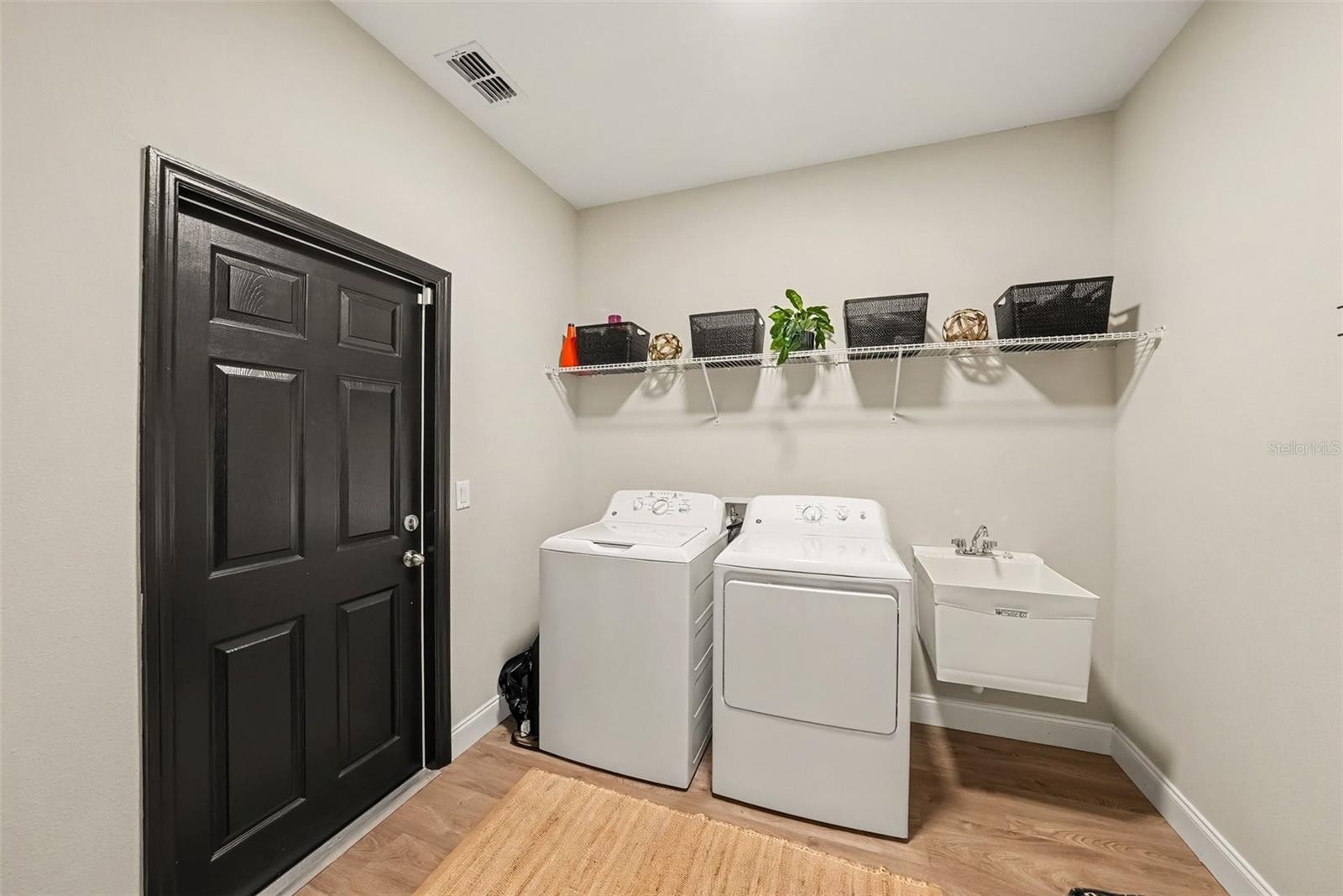 2648 Sunny Pebble Loop Property Photo 28